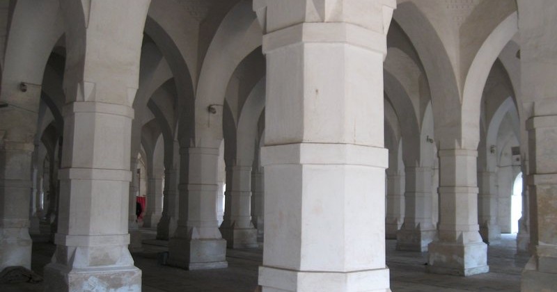 6219177-Shat_Gambuj_Mosque_-inside_view-_photo_by_arif-0